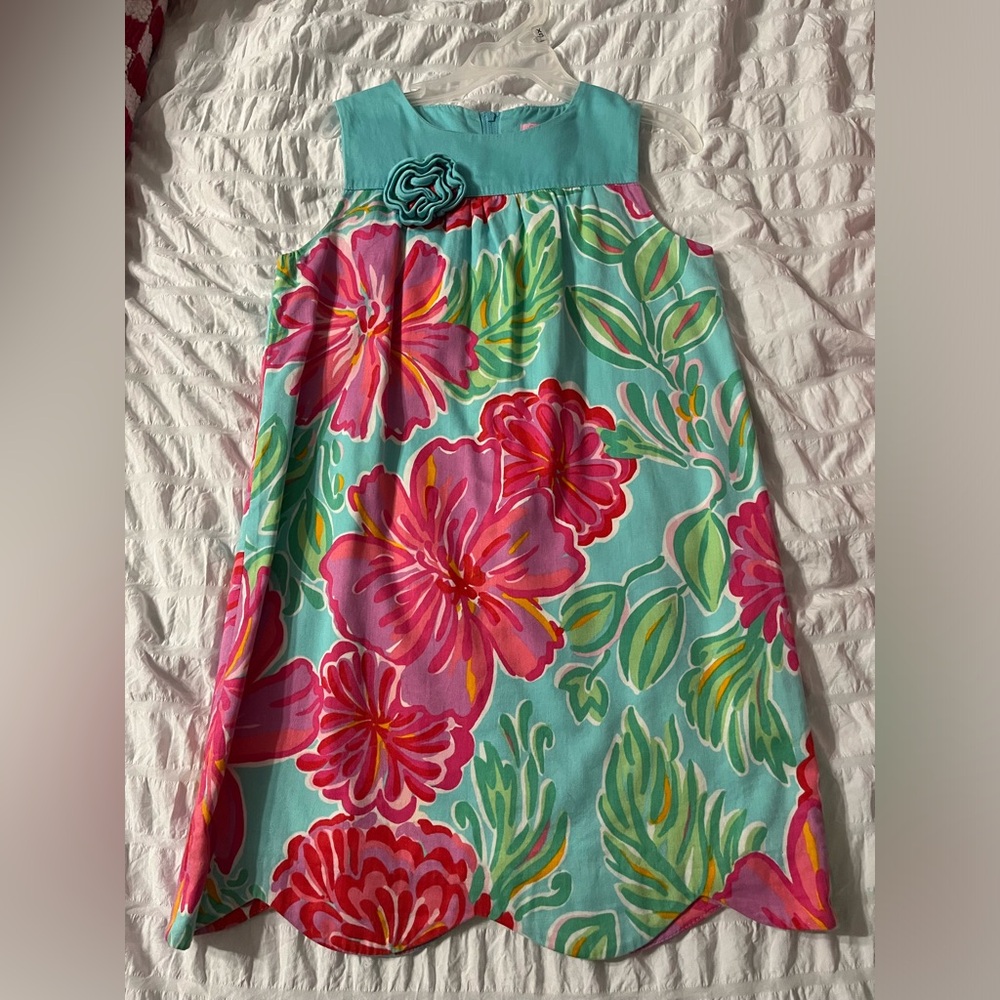Lilly Pulitzer girls sundress size 6.  Scalloped hem.  Hang dried only.